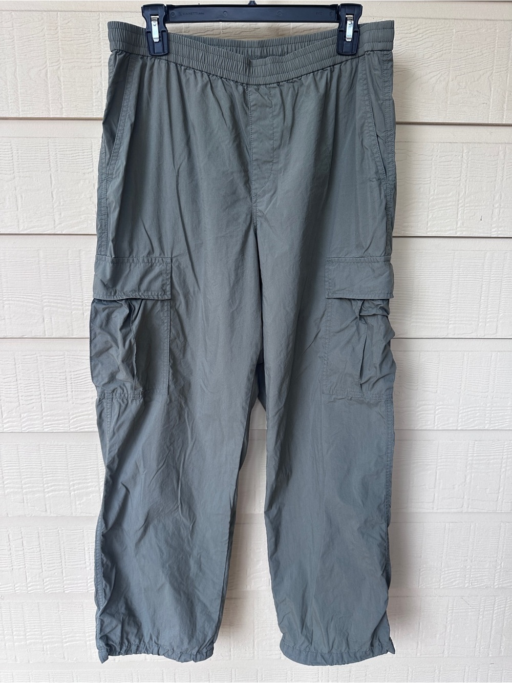 Uniqlo Men's Olive Cargo Parachute Pants
